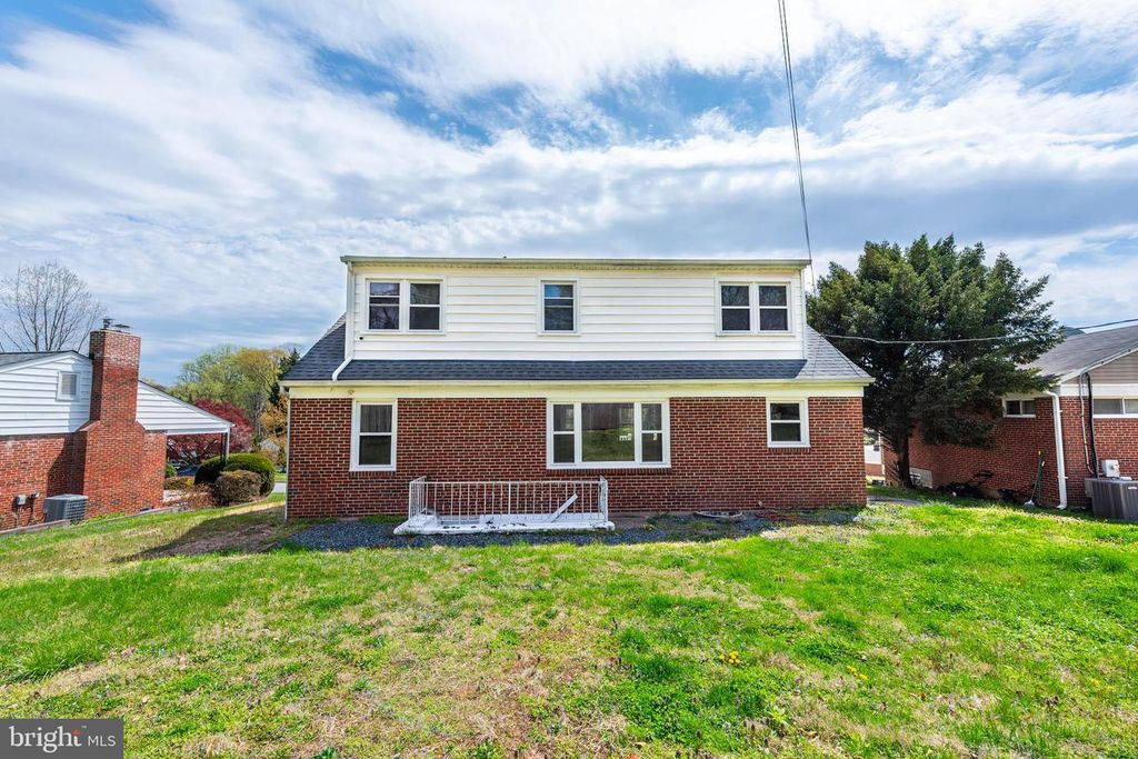 Image 35 of property listing at 6702 QUEENS FERRY RD, Baltimore, MD 21239
