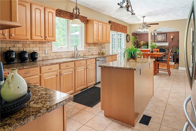 8 Aster Lane, Coventry, RI 02831