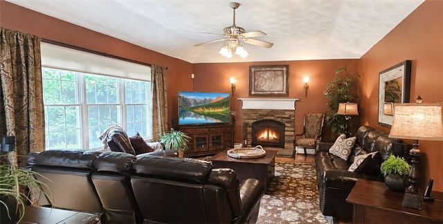 8 Aster Lane, Coventry, RI 02831