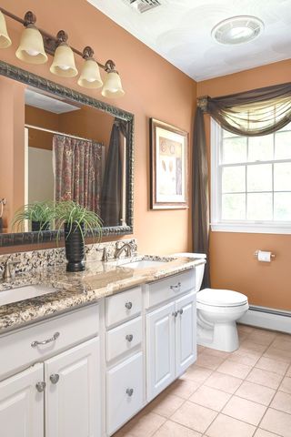 8 Aster Lane, Coventry, RI 02831