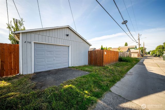 258 21st Avenue, Longview, WA 98632