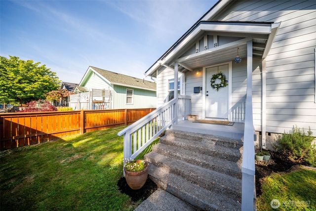 258 21st Avenue, Longview, WA 98632