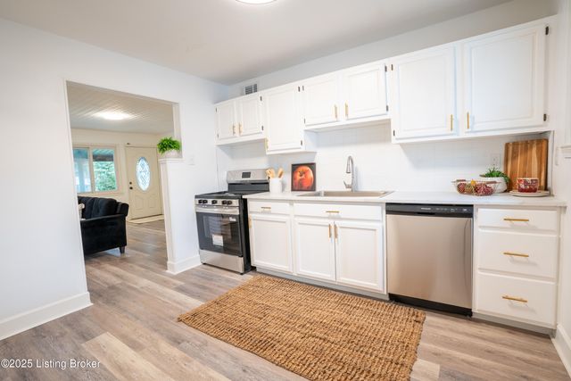 7112 Dunkirk Ln, Louisville, KY 40272