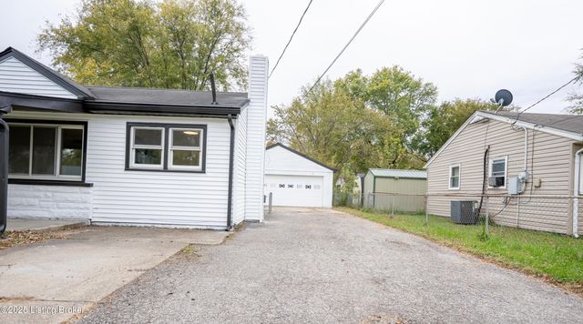 7112 Dunkirk Ln, Louisville, KY 40272