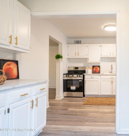 7112 Dunkirk Ln, Louisville, KY 40272