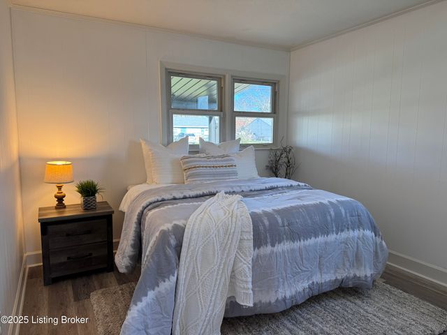 7112 Dunkirk Ln, Louisville, KY 40272