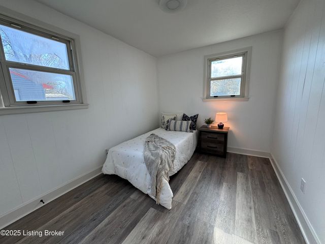 7112 Dunkirk Ln, Louisville, KY 40272