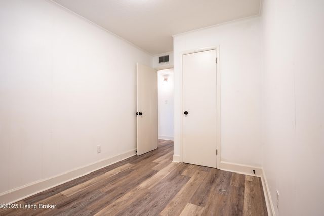 7112 Dunkirk Ln, Louisville, KY 40272