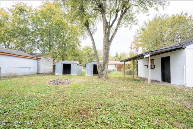 7112 Dunkirk Ln, Louisville, KY 40272