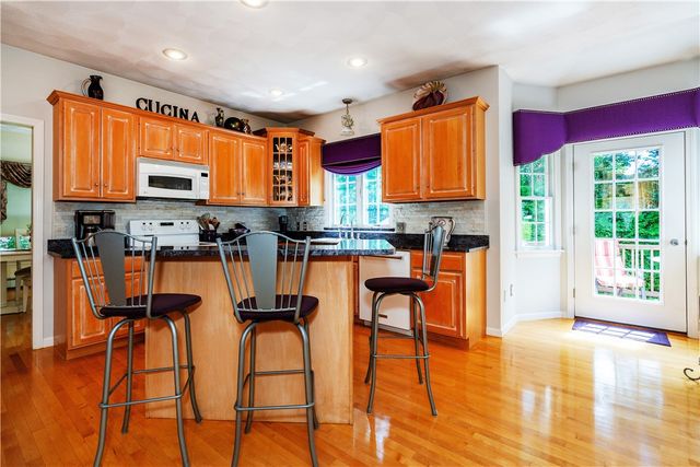 38 Mark Drive Drive, Lincoln, RI 02865