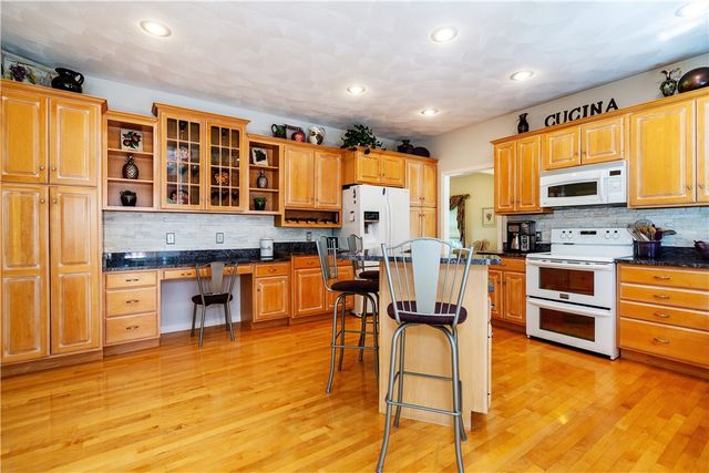 38 Mark Drive Drive, Lincoln, RI 02865