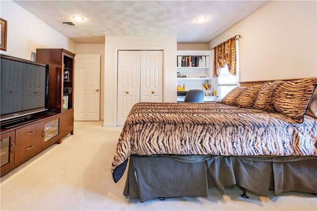 38 Mark Drive Drive, Lincoln, RI 02865