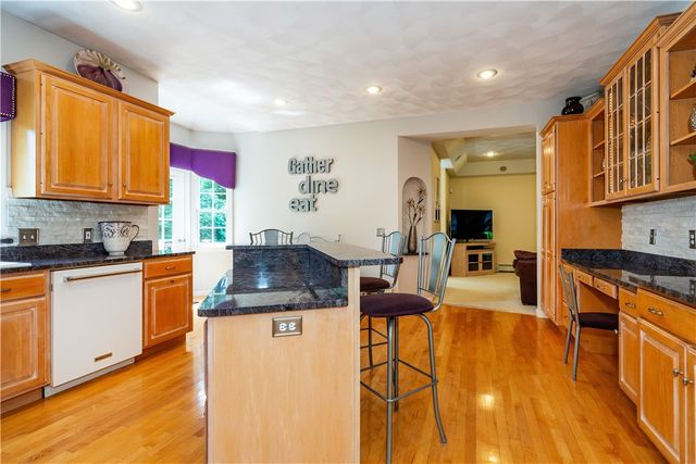 38 Mark Drive Drive, Lincoln, RI 02865