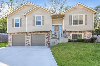 18601 E 20th Street Court, Independence, MO 64057