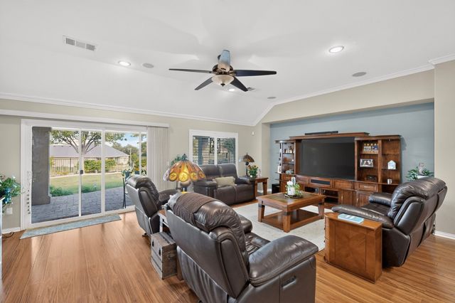 11100 La Jolla Way, Denton, TX 76207