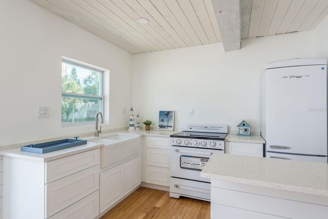 1115 PENNSYLVANIA AVENUE, Palm Harbor, FL 34683