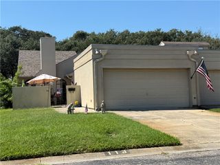 113 Santa Fe Dr, Rockport, TX 78382