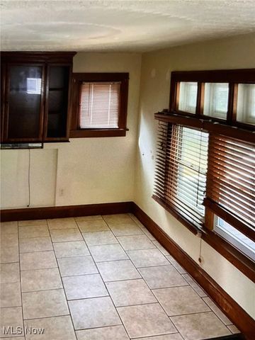 2139 18th Street SW, Akron, OH 44314