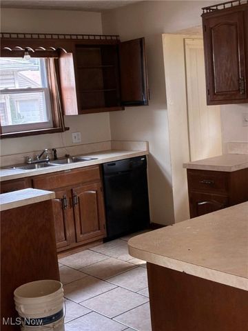 2139 18th Street SW, Akron, OH 44314