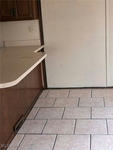 2139 18th Street SW, Akron, OH 44314