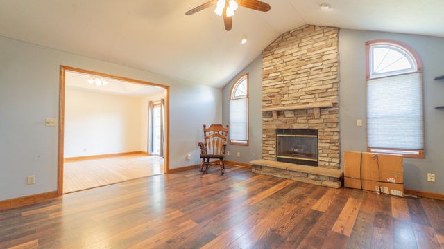 670 W 1100 N, Wheatfield, IN 46392