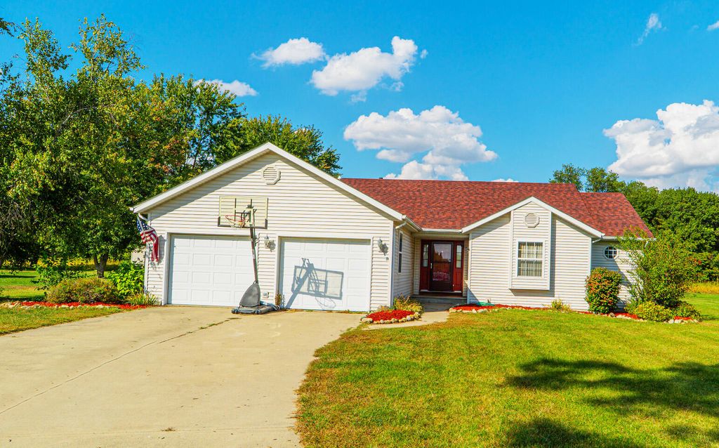 670 W 1100 N, Wheatfield, IN 46392