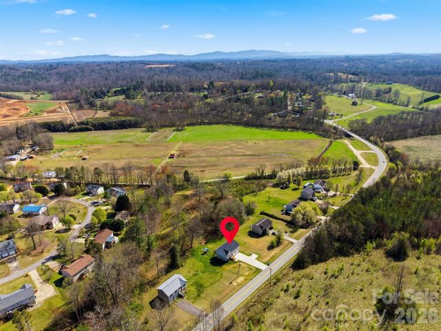 4374 Calico Road, Lenoir, NC 28645