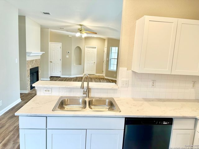 5534 Christina Path, San Antonio, TX 78247