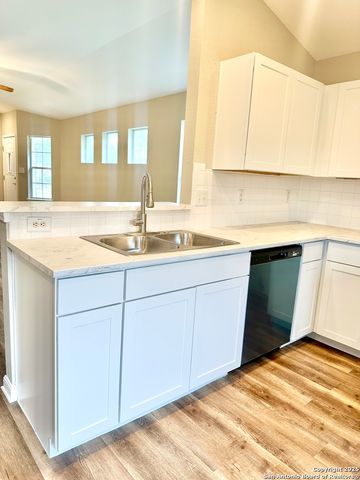 5534 Christina Path, San Antonio, TX 78247