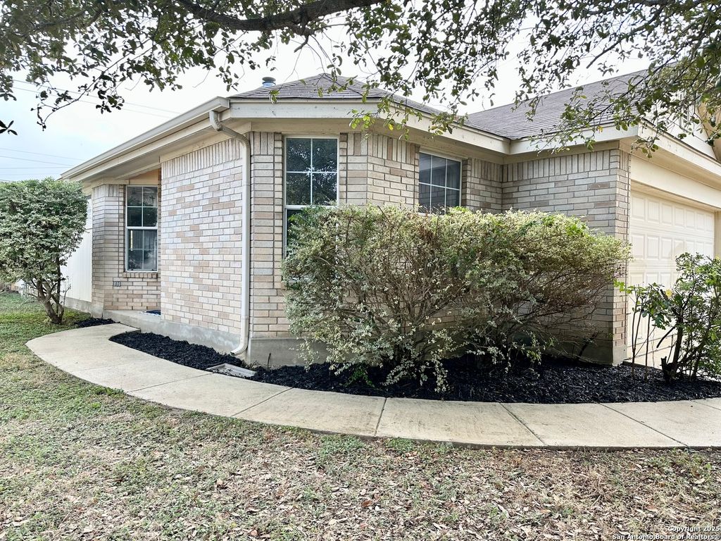 5534 Christina Path, San Antonio, TX 78247
