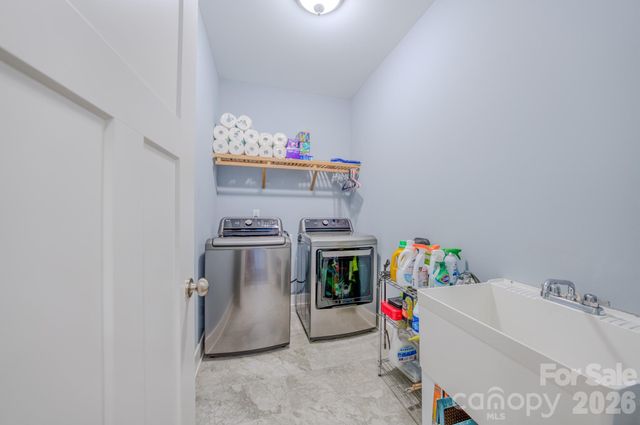 552 Sweet Birch Park Lane, Black Mountain, NC 28711
