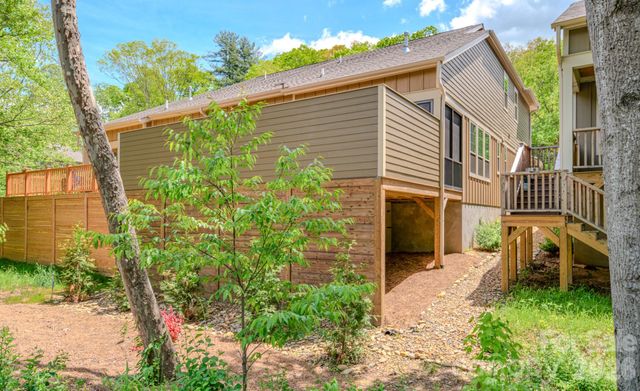 552 Sweet Birch Park Lane, Black Mountain, NC 28711