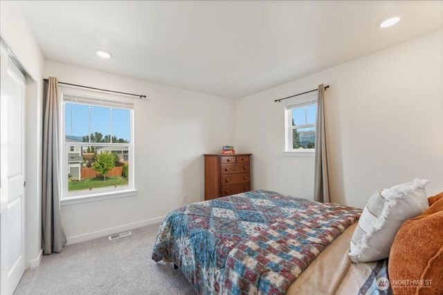 3476 Edith Avenue, Enumclaw, WA 98022