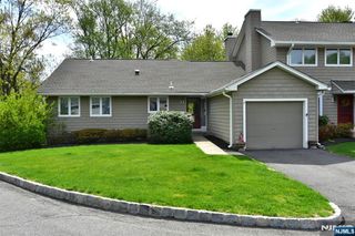 9 Parsons Court, Mahwah, NJ 07430