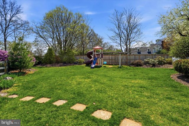 1551 DUXBURY CT, Allentown, PA 18104