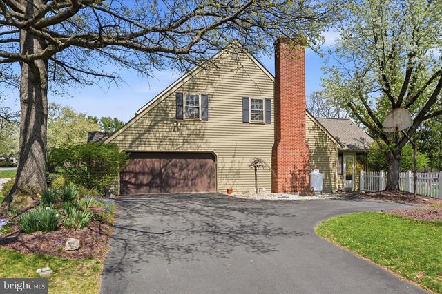 1551 DUXBURY CT, Allentown, PA 18104