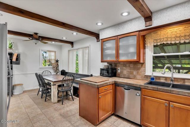 2153 Van Wormer Road, Rotterdam, NY 12303