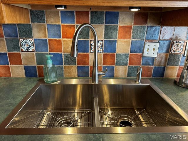 13131 Royal Pines Drive 3, Maryland Heights, MO 63146