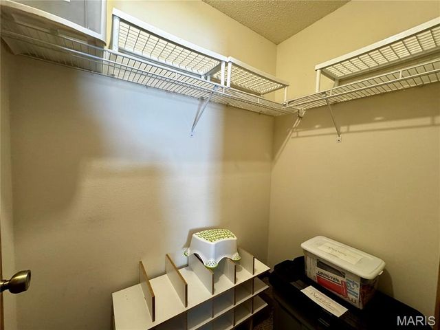 13131 Royal Pines Drive 3, Maryland Heights, MO 63146