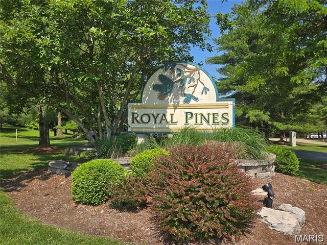 13131 Royal Pines Drive 3, Maryland Heights, MO 63146