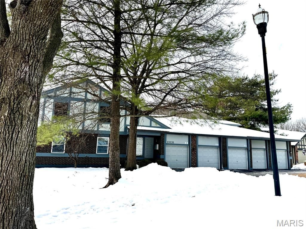 13131 Royal Pines Drive 3, Maryland Heights, MO 63146