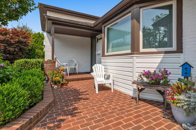 4020 Judith Lane, Oceanside, NY 11572