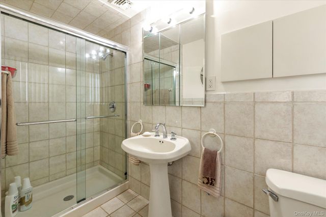 4020 Judith Lane, Oceanside, NY 11572