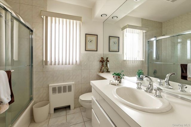 4020 Judith Lane, Oceanside, NY 11572