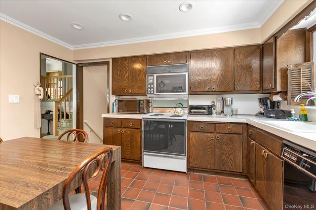4020 Judith Lane, Oceanside, NY 11572