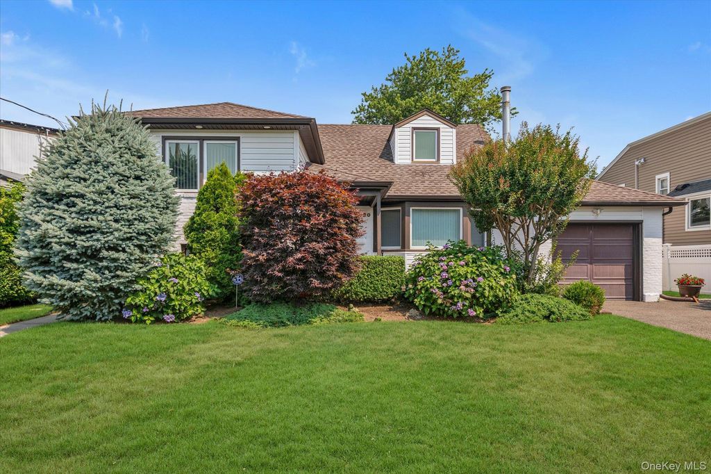 4020 Judith Lane, Oceanside, NY 11572