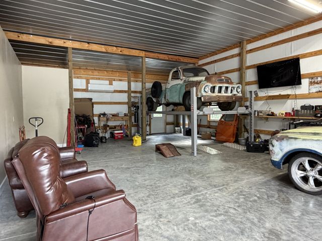 1414 Summertown Hwy, Hohenwald, TN 38462
