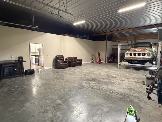 1414 Summertown Hwy, Hohenwald, TN 38462