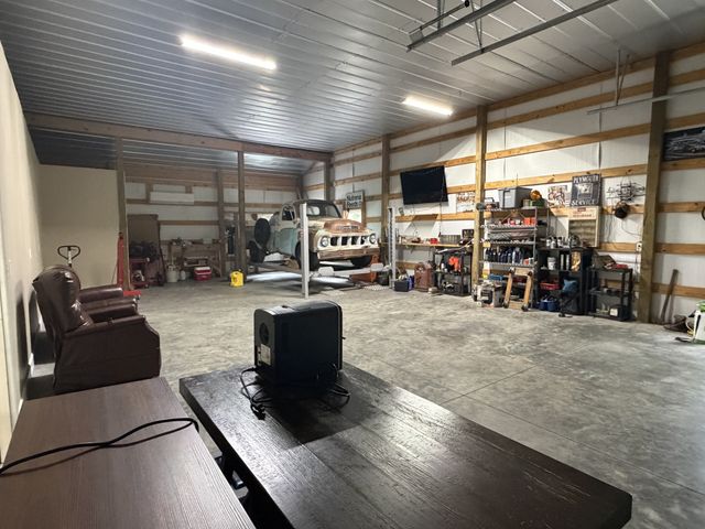 1414 Summertown Hwy, Hohenwald, TN 38462