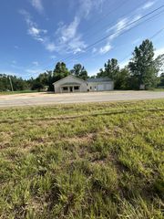 1414 Summertown Hwy, Hohenwald, TN 38462